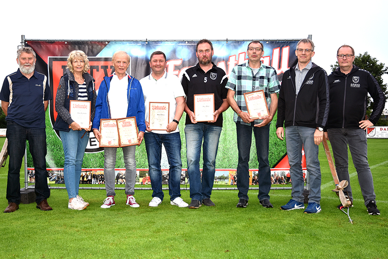 Dieter Kröger, Dörte Tomforde, Klaus Schulze, Gerald Heins, Ingo Meyer, Dirk Allers, Thomas Brunkhorst und Klaus Meyer (von links)
