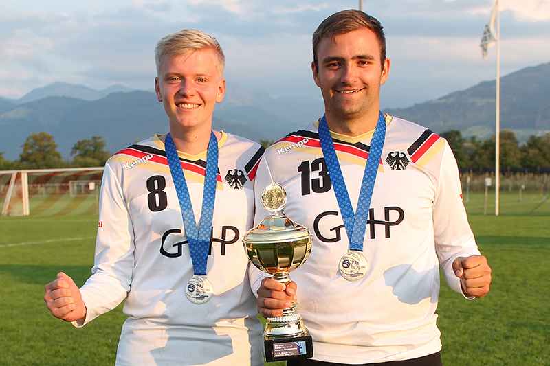 hp Nick Poppe rechts und Thilo Löhden gewinnen Silber