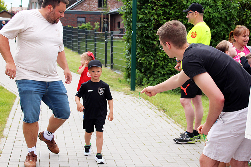 Spendenlauf 02 300dpi 8000x533px